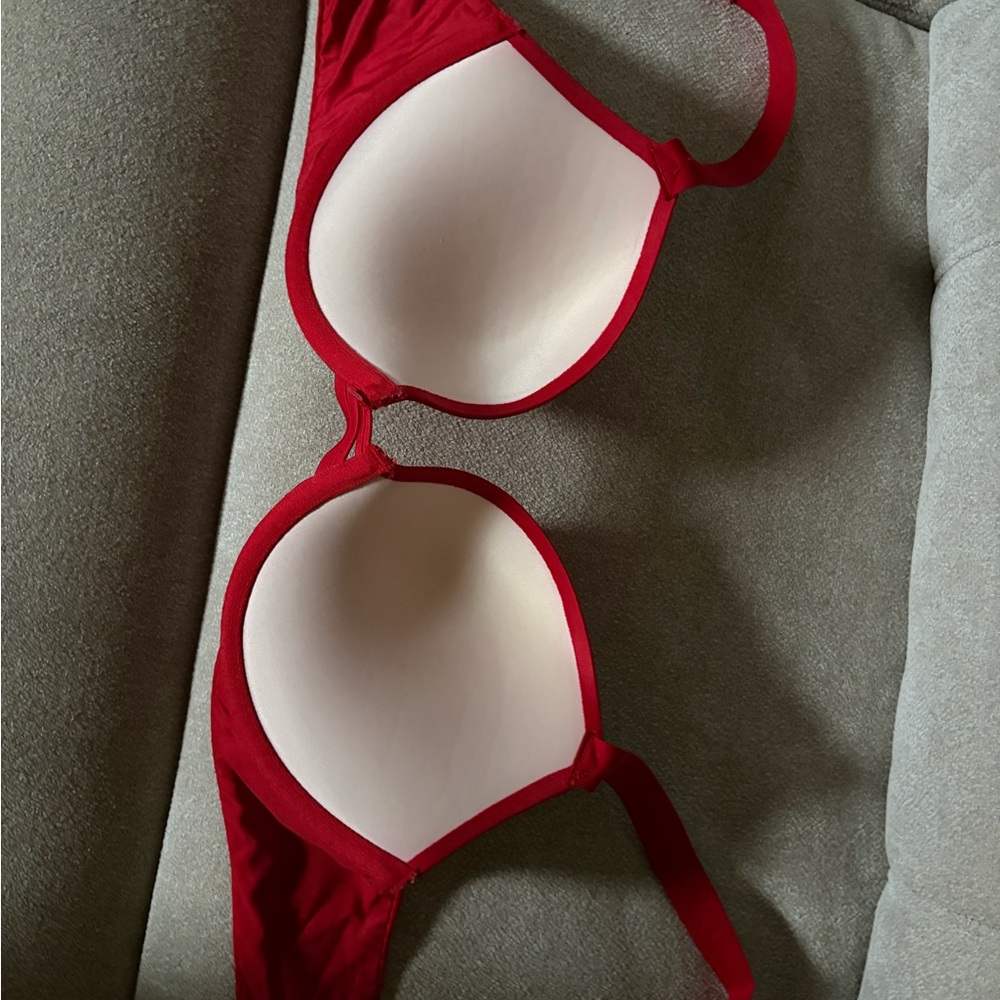 Victorias secret Bombshell push up bra 2 cups - Picture 2 of 2